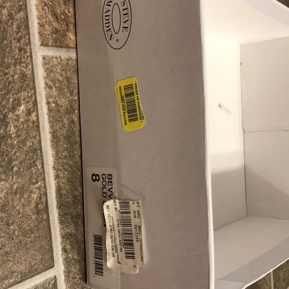 New in box Steve Madden Bevv Gold sequin heels. - Picture 8 of 8